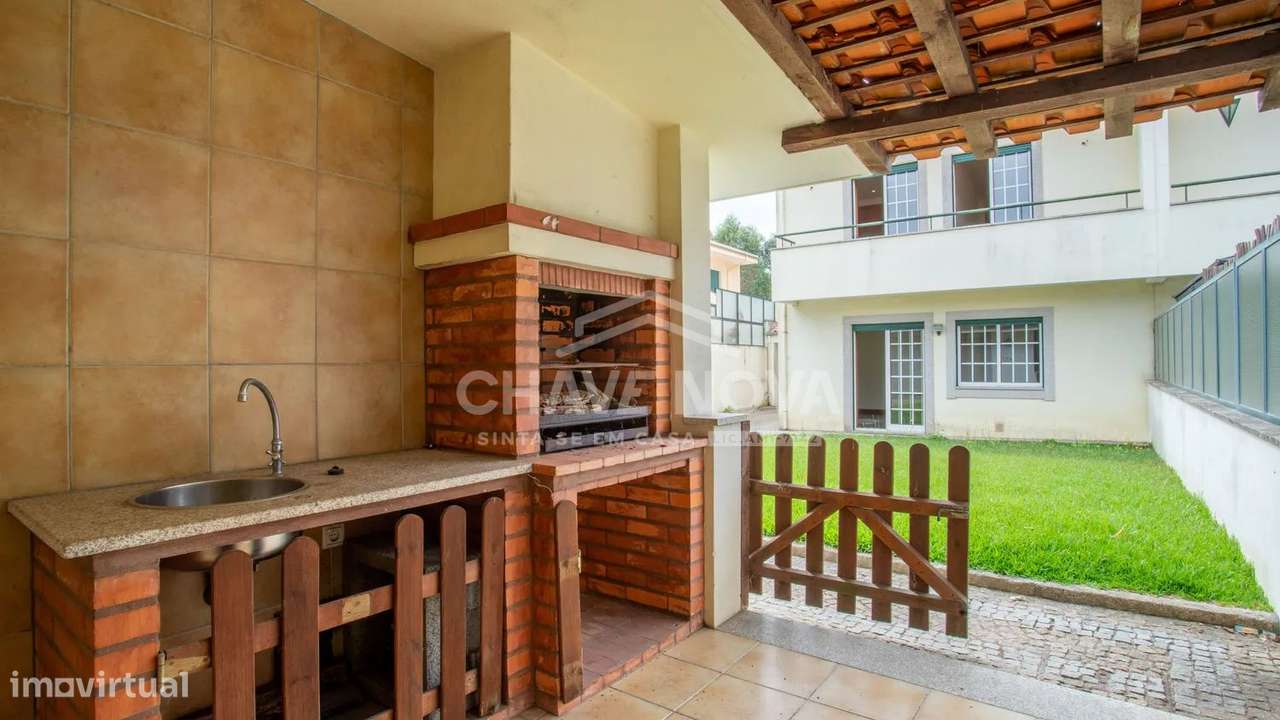 Moradia Geminada V3 c/ Jardim em Rio Meão-32