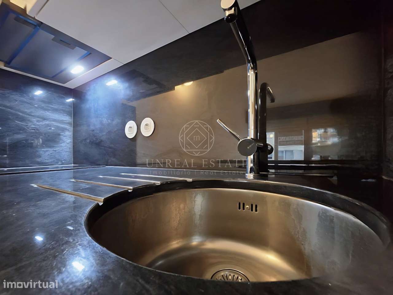 Apartamento T0 , novo, inserido em um edifício totalmente remodelado n-41