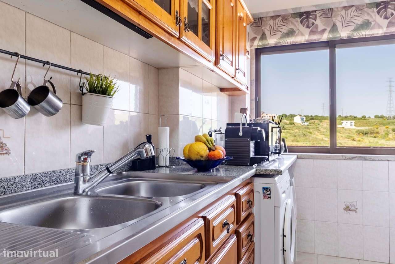 Apartamento T2 c/ Varanda no Casal do Cotão, Sintra-12
