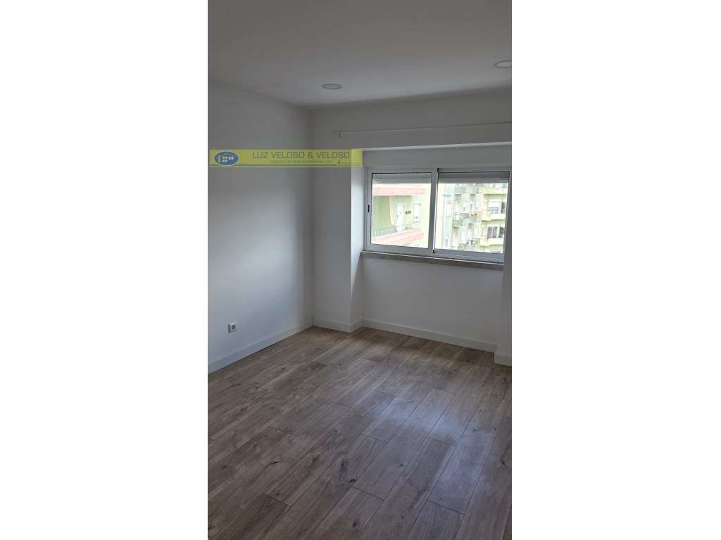 T2 Amadora REMODELADO, 2 frentes, 1 Marquise, 1 Varanda-37