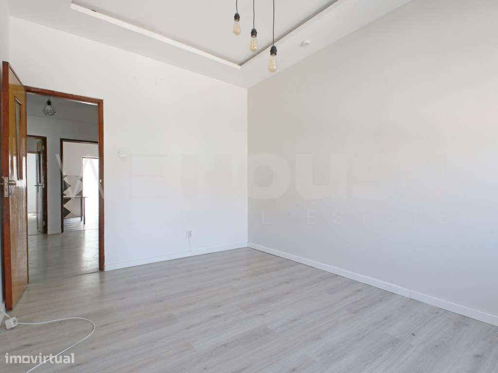 T2 com 80 m² no Alto do Seixalinho - Junto à Santinha-8
