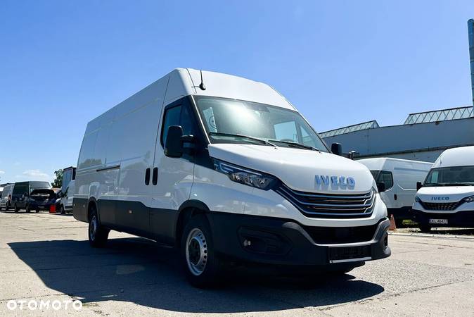 Iveco Daily 35S18V od ręki L4H2 16m3 - 1