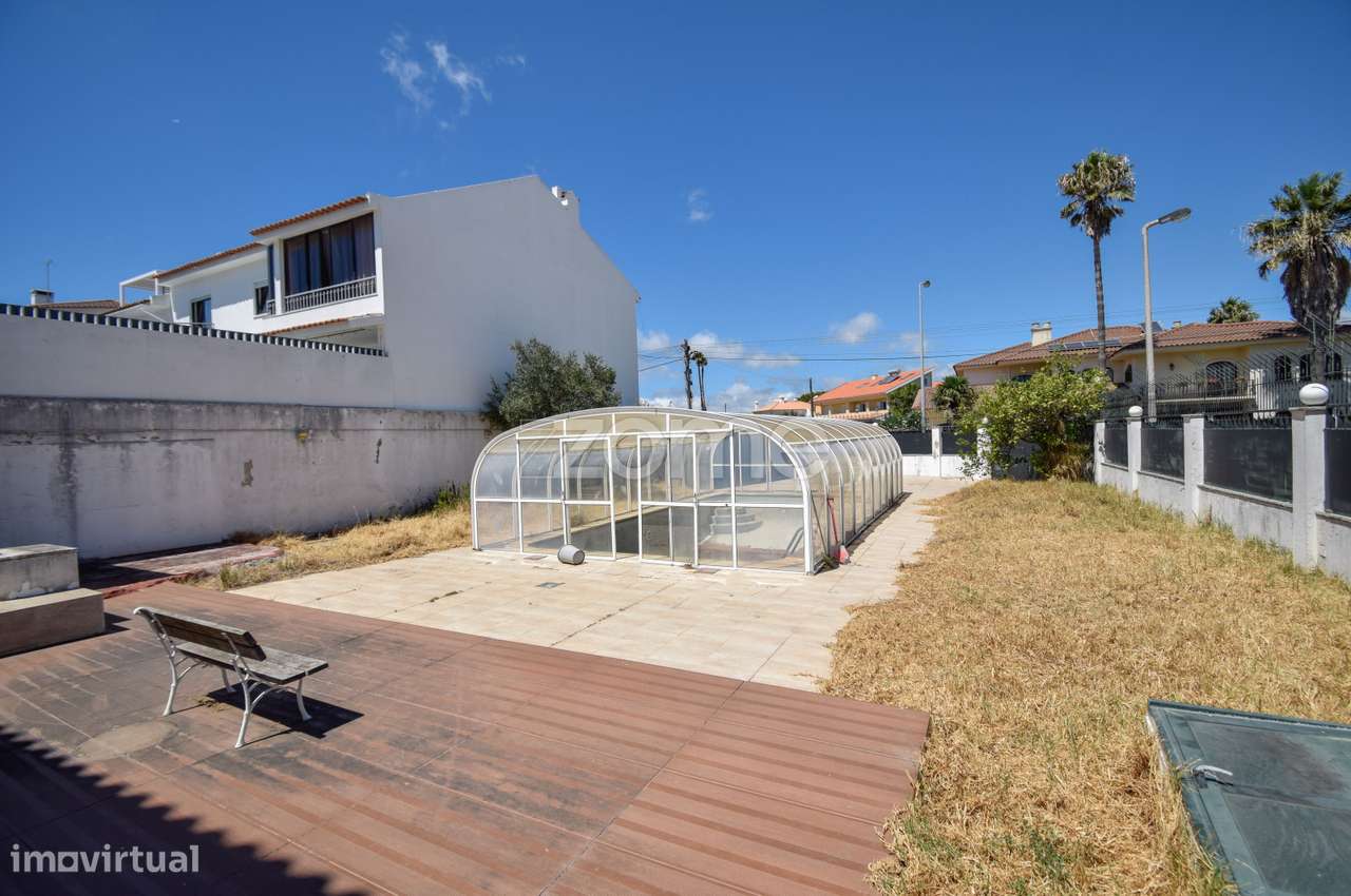 Terreno urbano no Murtal, na parede com Piscina - Grande imagem: 2/20