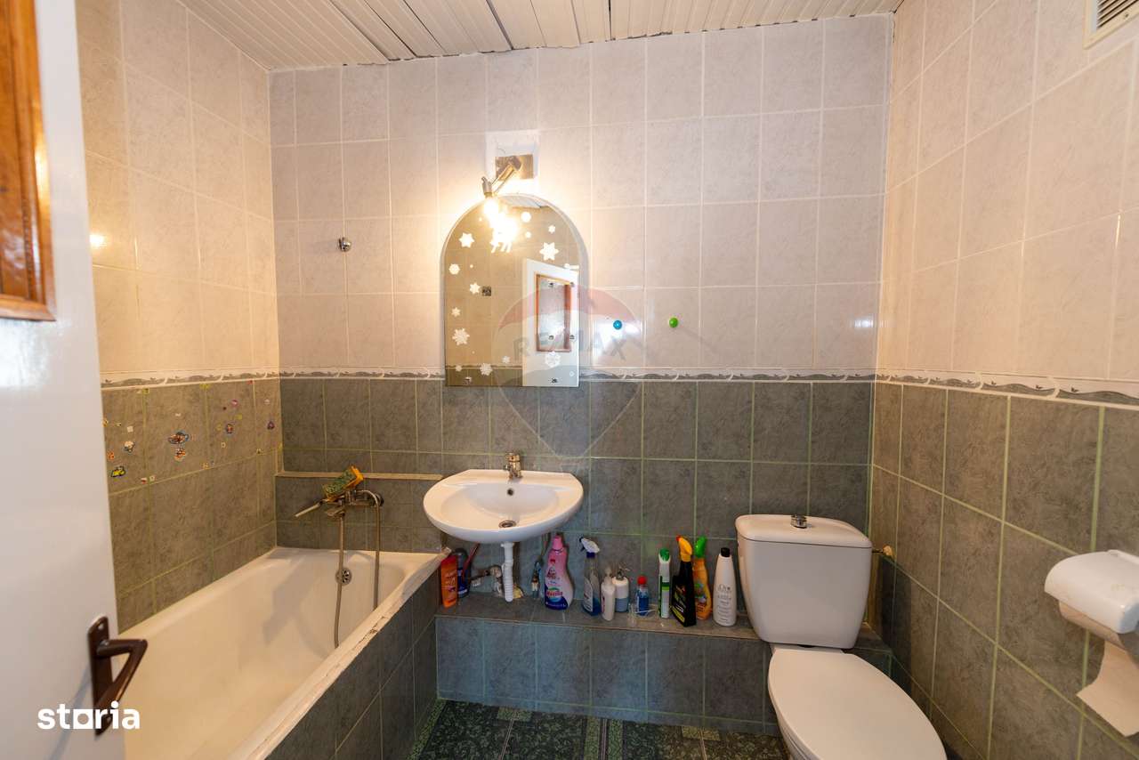 Apartament decomandat cu 2 camere de vanzare in zona Titan Salajan - Imagine principală: 5/20