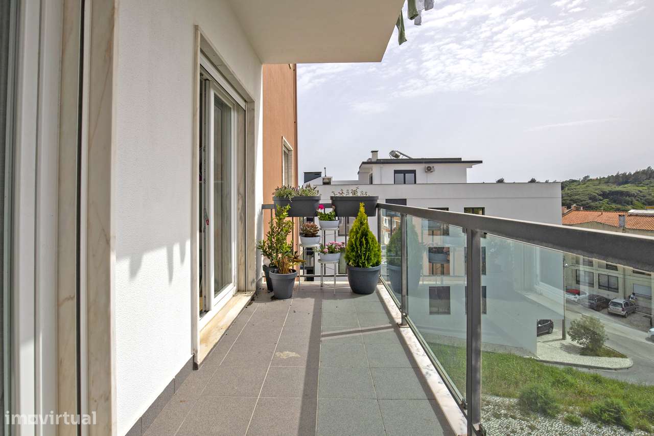 Apartamento T3 varanda estacionamento Corredoura Sesimbra-26