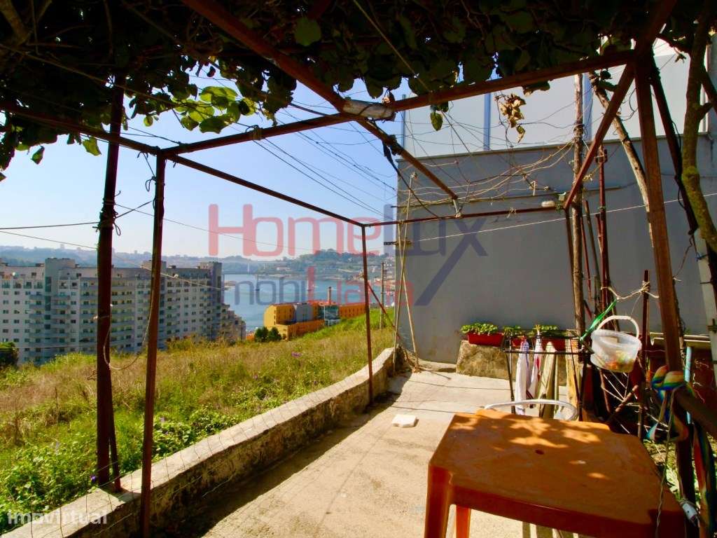 Prédio com vistas para o Rio Douro-21