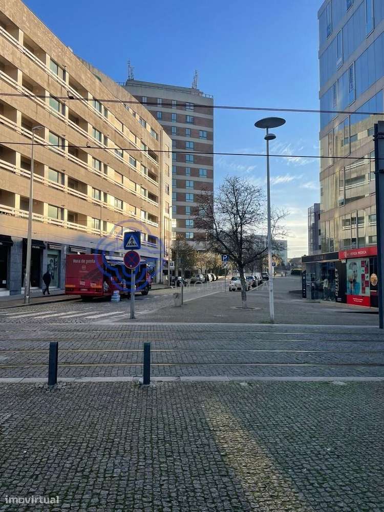 Loja Comercial para Arrendamento - Rua Dr.º Carlos Pires Felgueiras, M - Grande imagem: 3/7