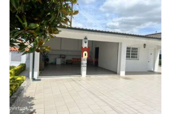 Moradia V3 Excelente-18