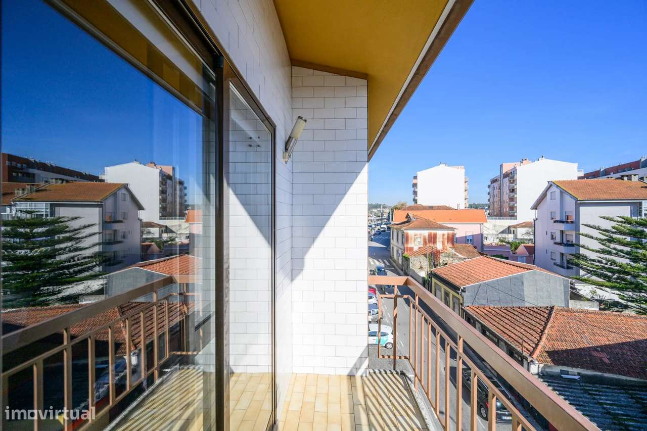 T2 á estação de comboio de Rio Tinto - Grande imagem: 5/25