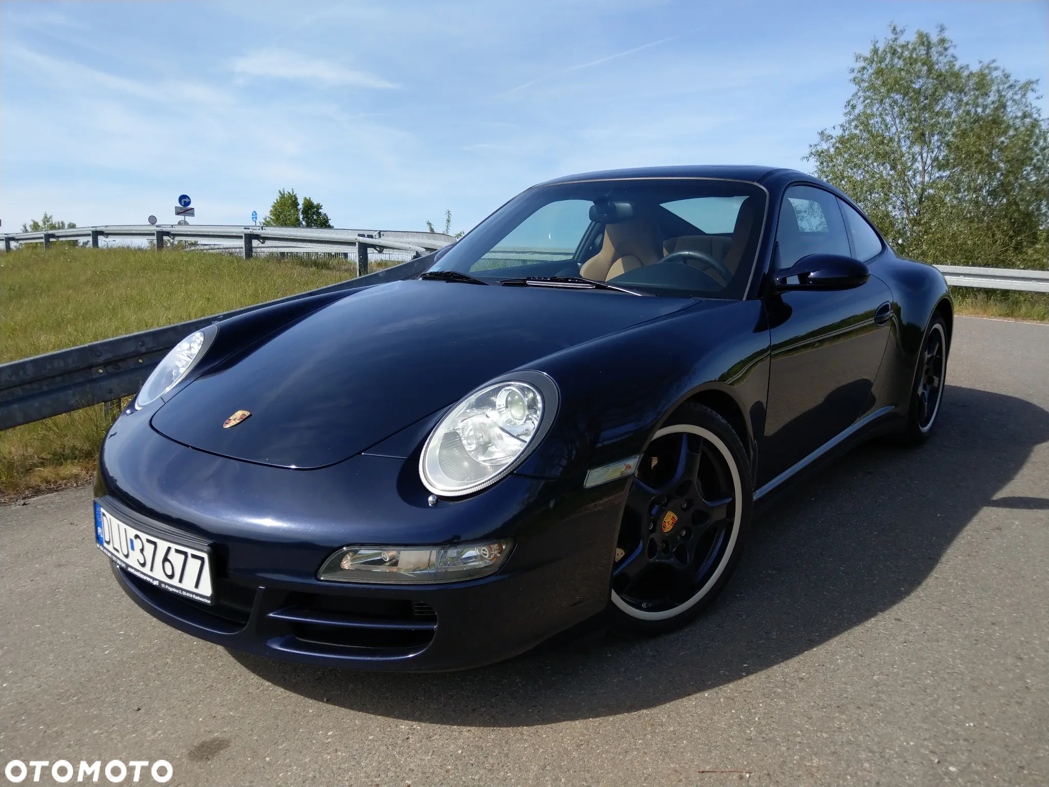 Porsche 911 Carrera 4 - 15