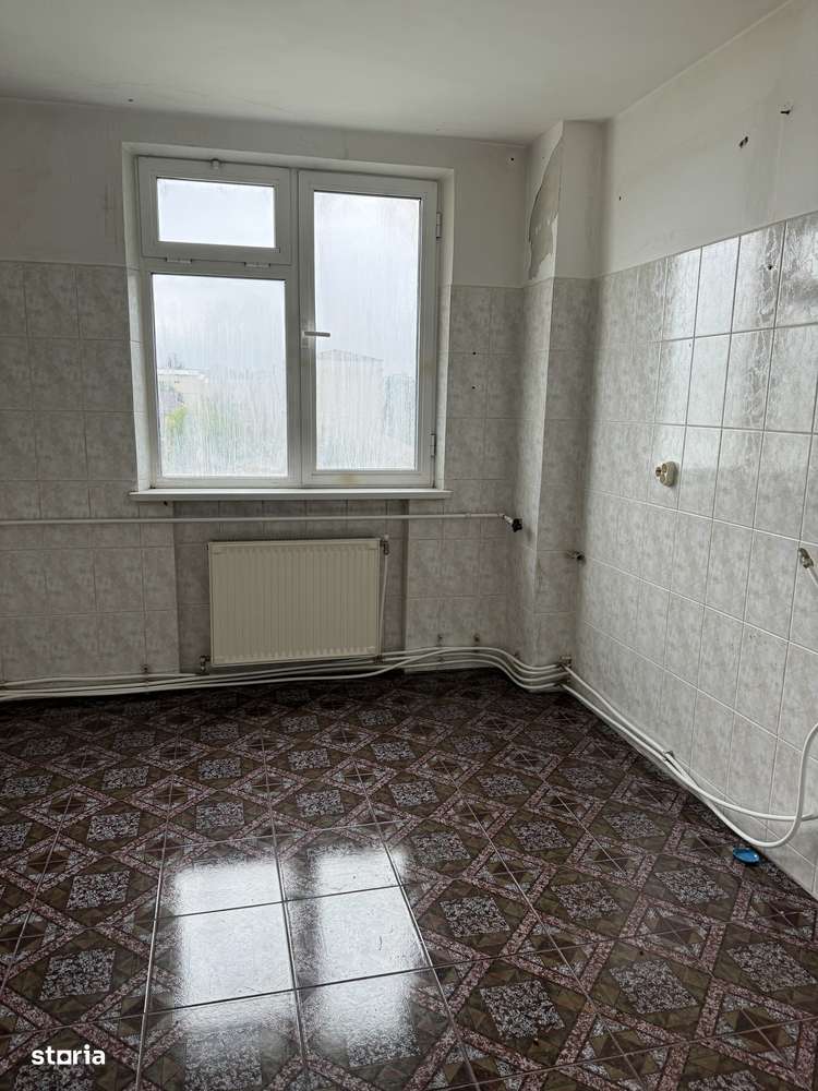 Vand apartament cu 4 camere decomandat-6