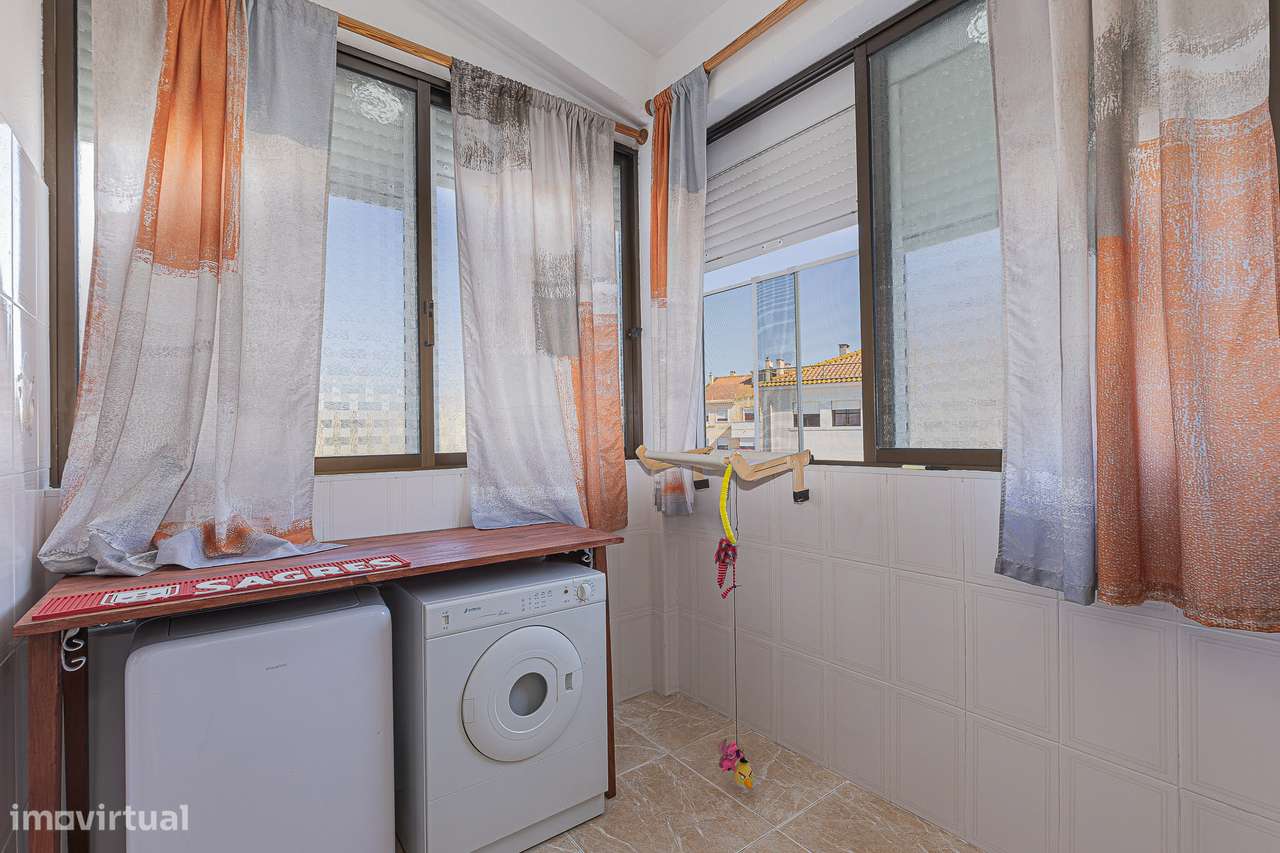 Apartamento de 4 assoalhadas no centro da Moita-15