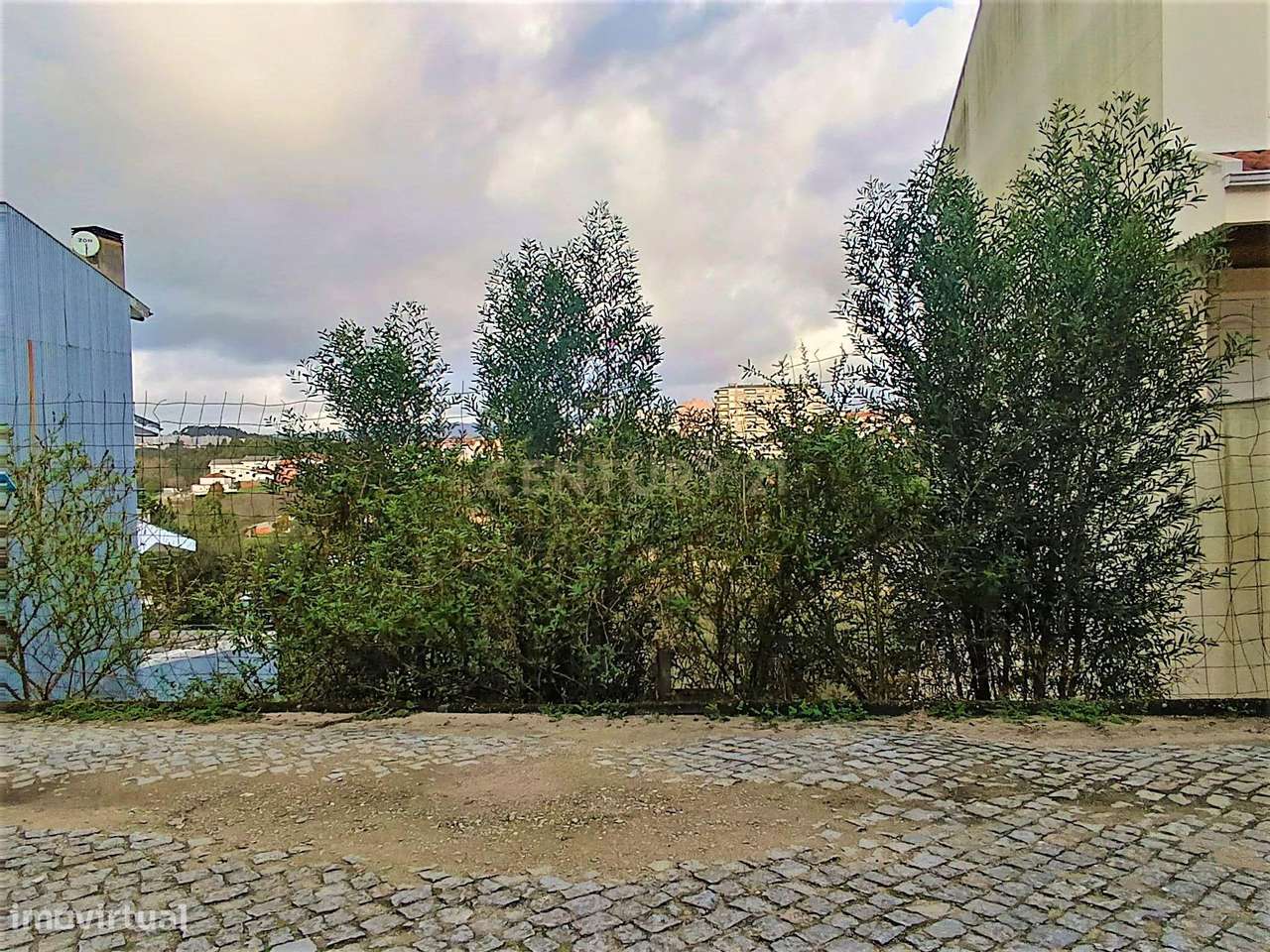 Lote para construção de moradia com 3 frentes perto do Freixo em Valbo - Grande imagem: 4/39