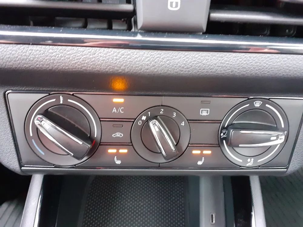 SKODA KAMIQ 1.0 TSI 110KM DSG AMBITION, salon Polska,1 właściciel