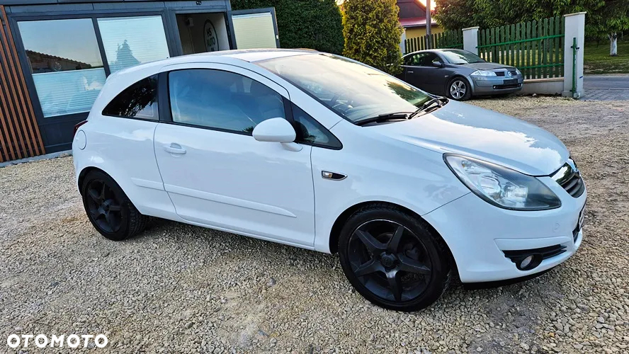 Opel Corsa 1.4 16V Cosmo - 8