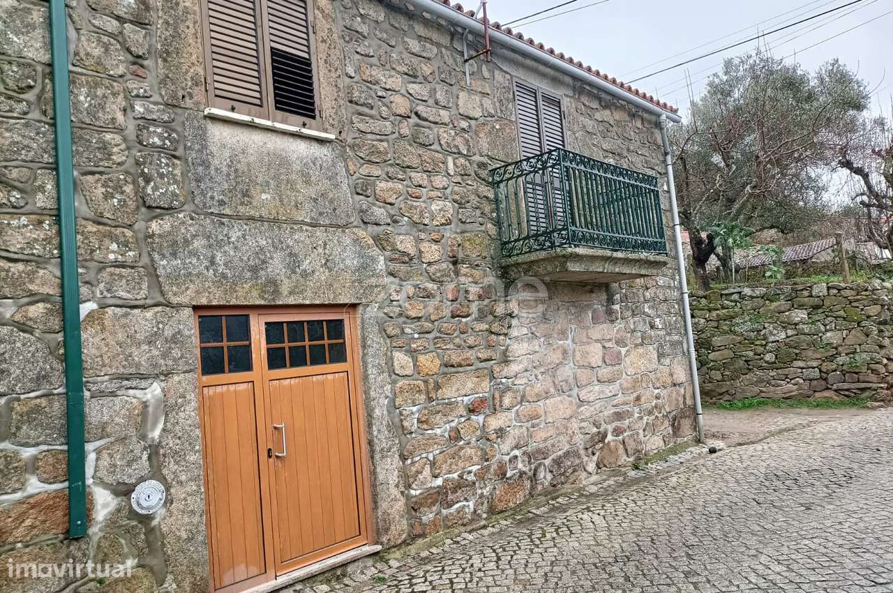 Moradia Rústica T2 em Paredes da Beira - Viseu - Grande imagem: 2/21