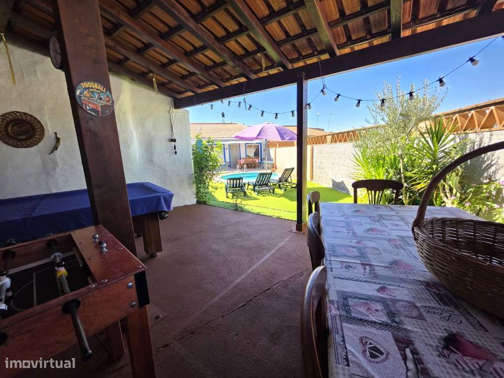 Moradia T2 com piscina, muito perto da Praia da Amieira-25