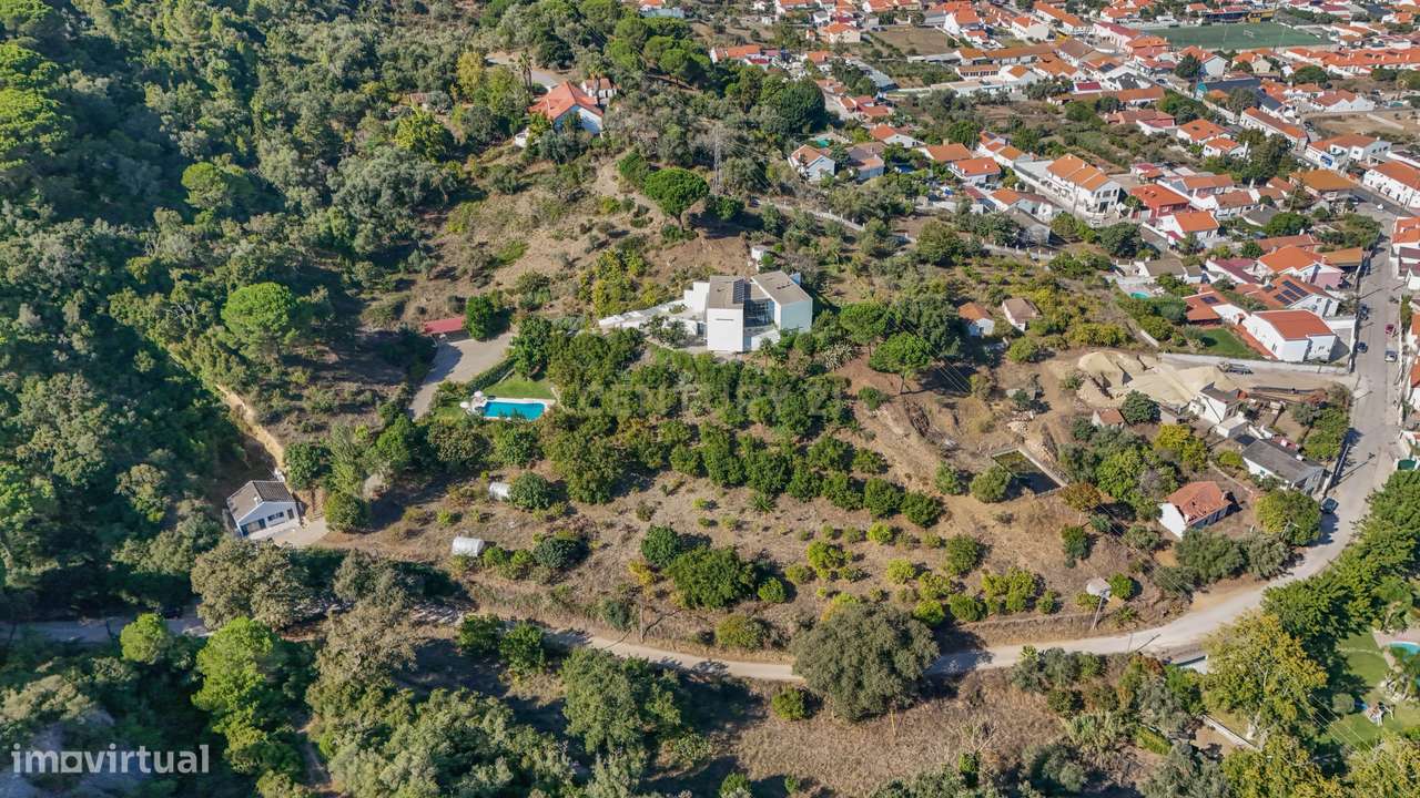Quinta na Arrábida com moradia T5 de 364 m2 em lote de 13 520 m2 Onde-37