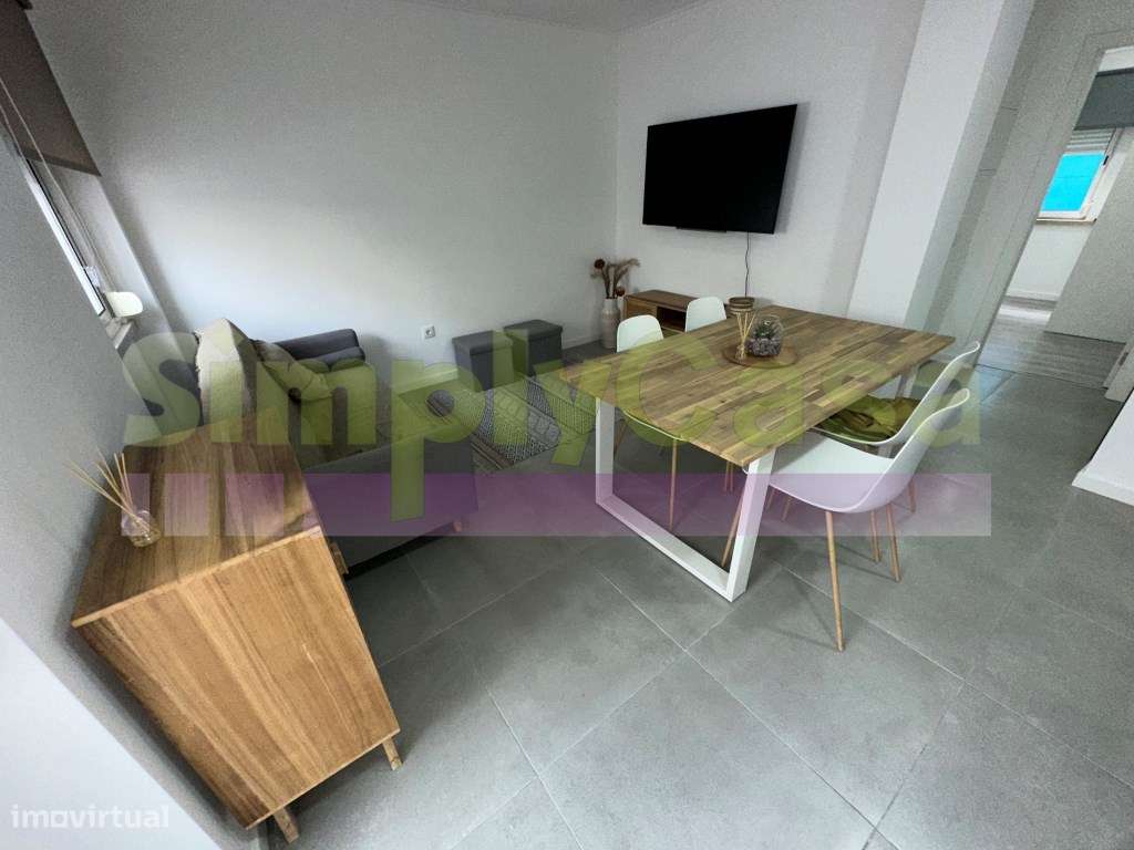 T1 Remodelado com Espaço Exterior - Baixa da Banheira - Grande imagem: 5/10