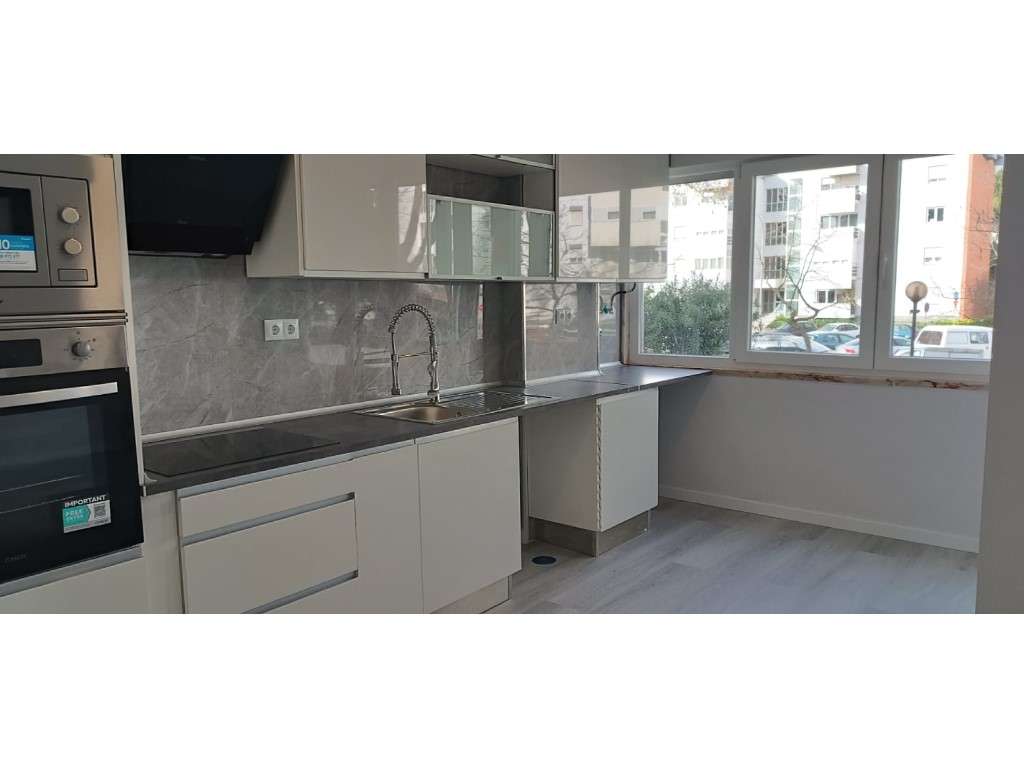 Apartamento T2 Totalmente Remodelado - Oeiras - Figueirinha - Grande imagem: 2/28