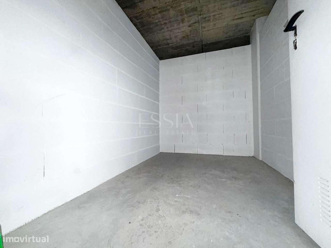 Apartamento T2 com Varanda nas Antas-21