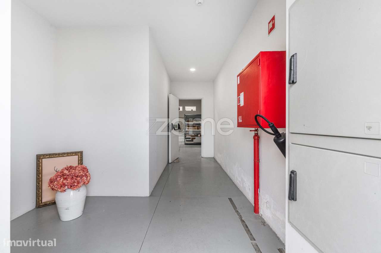 Armazém com 990 m2, Castêlo da Maia - Grande imagem: 4/60