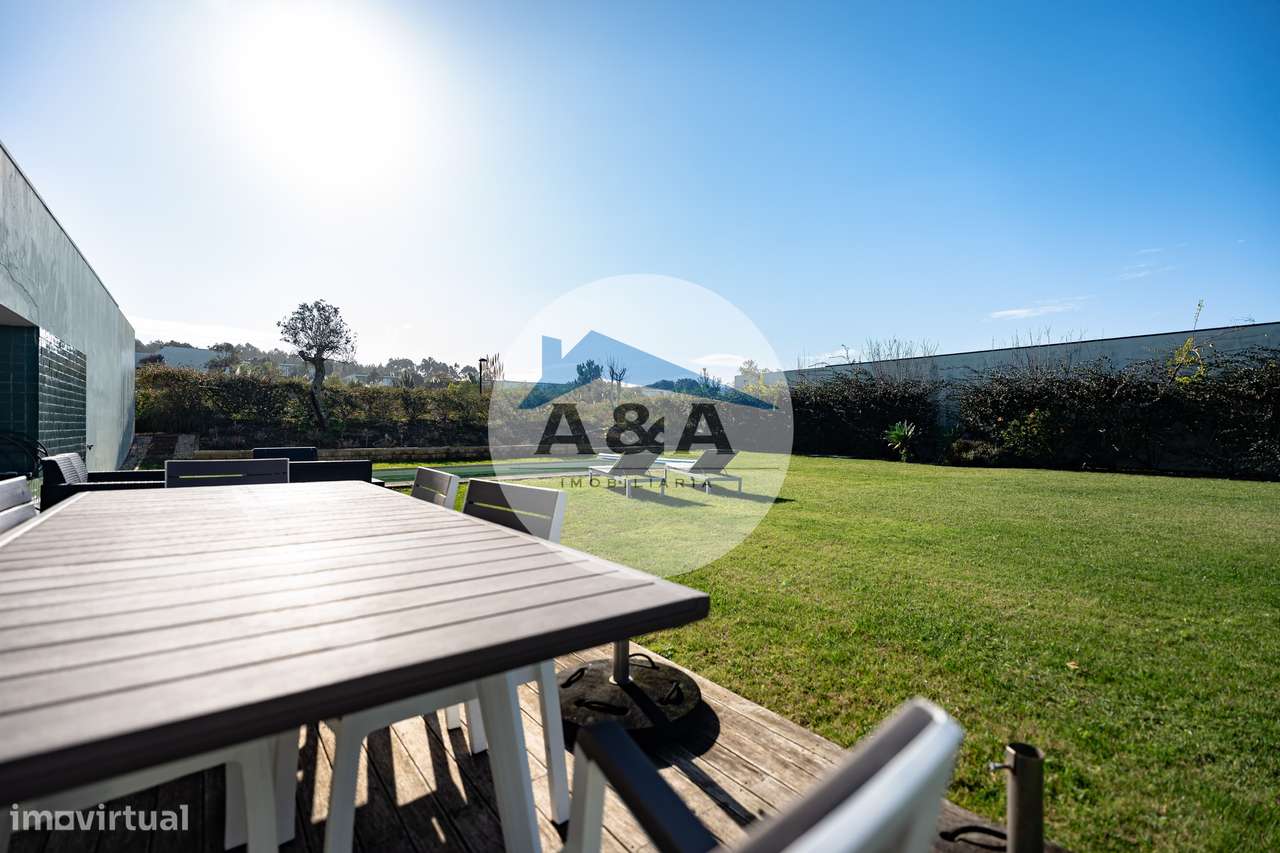 Villa Exclusiva de Arquitetura Contemporânea inserida na Natureza d...-5