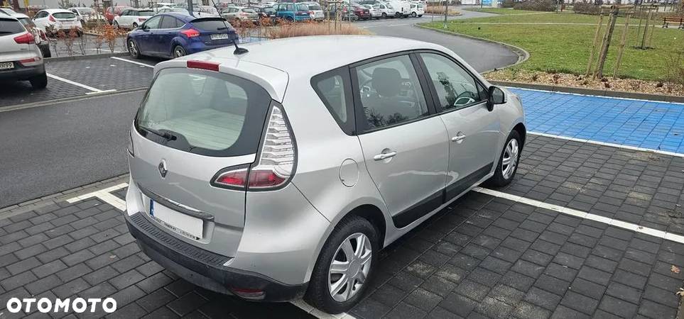 Renault Scenic 1.5dCi TomTom Edition EDC - 28