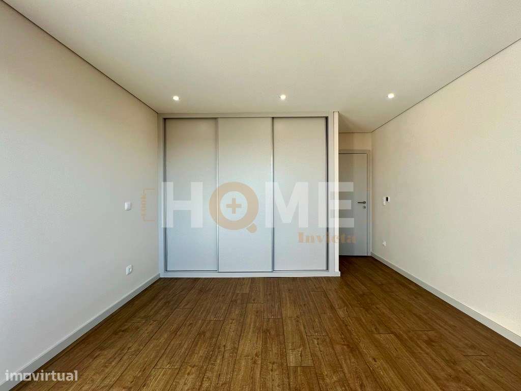 EXCELENTE Apartamento T3 NOVO | em plena Av. da Boavista-0