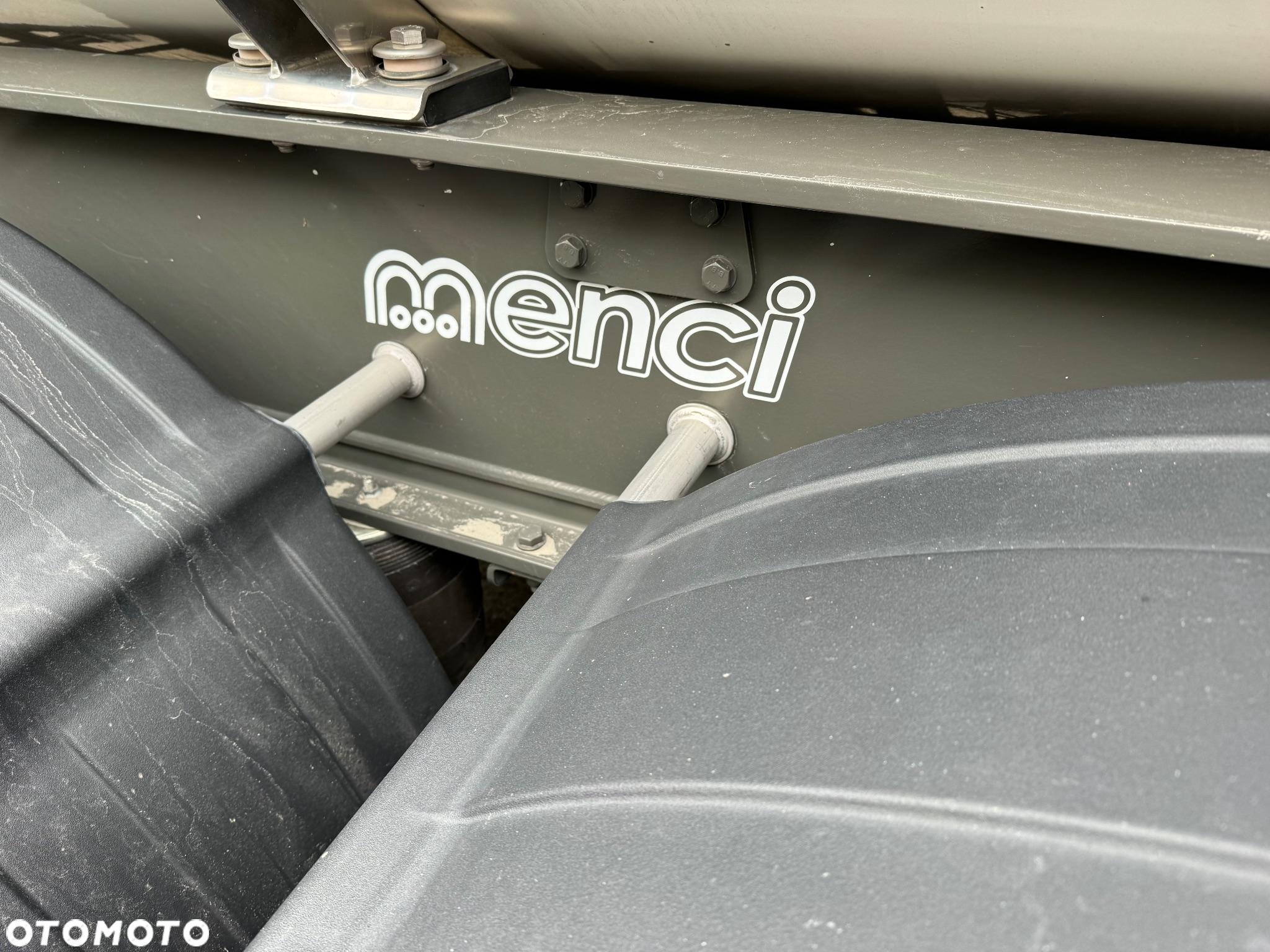 Menci 32000L, masa 5900kg - 14