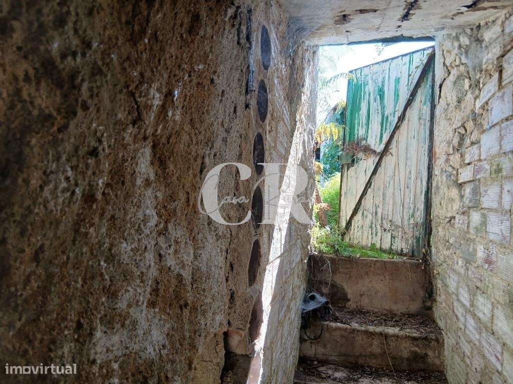 Propriedade com charme histórico, natureza e projeto aprovado em Figue-27