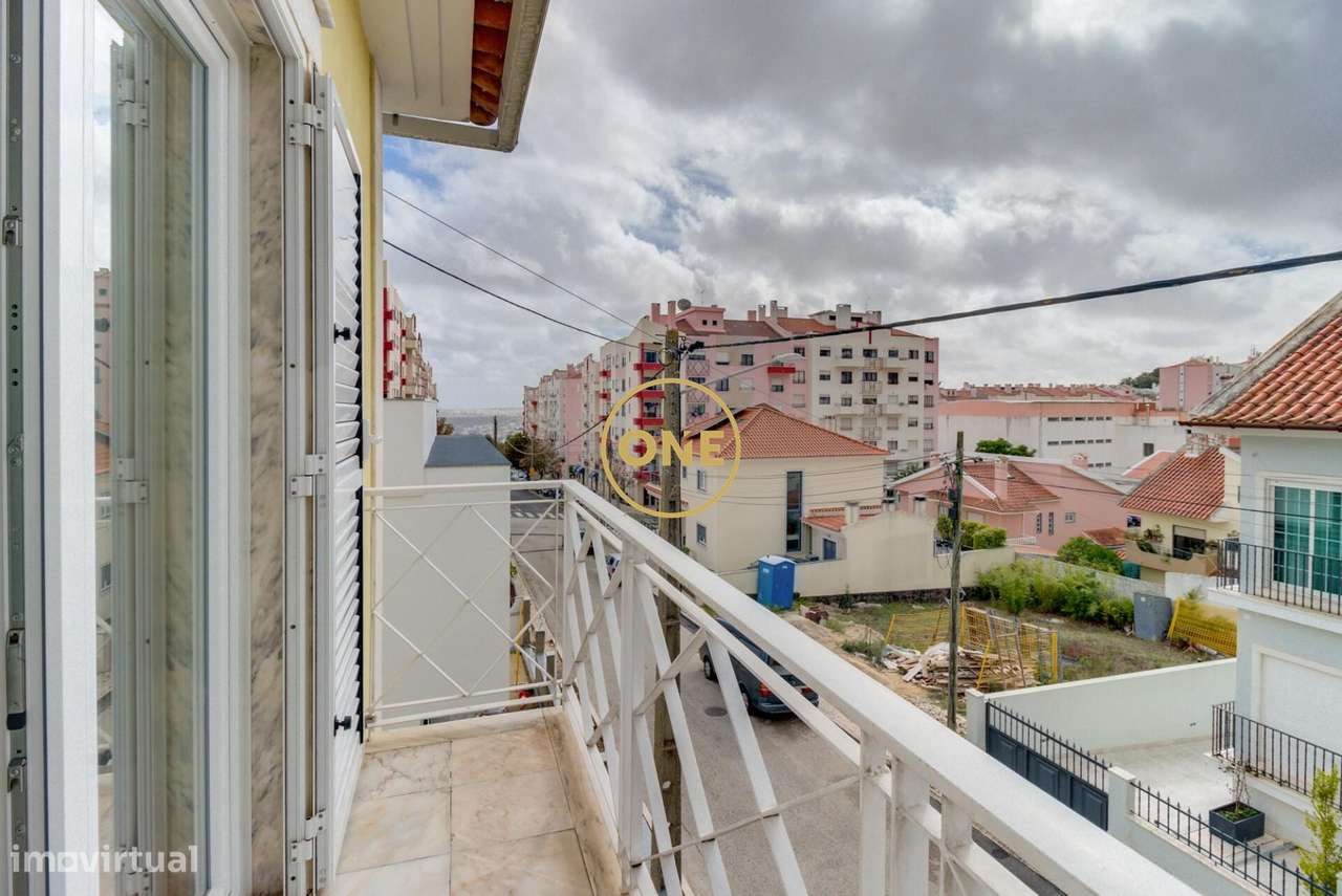 Moradia T4 com Jardim e Garagem na Ramada, Odivelas-6