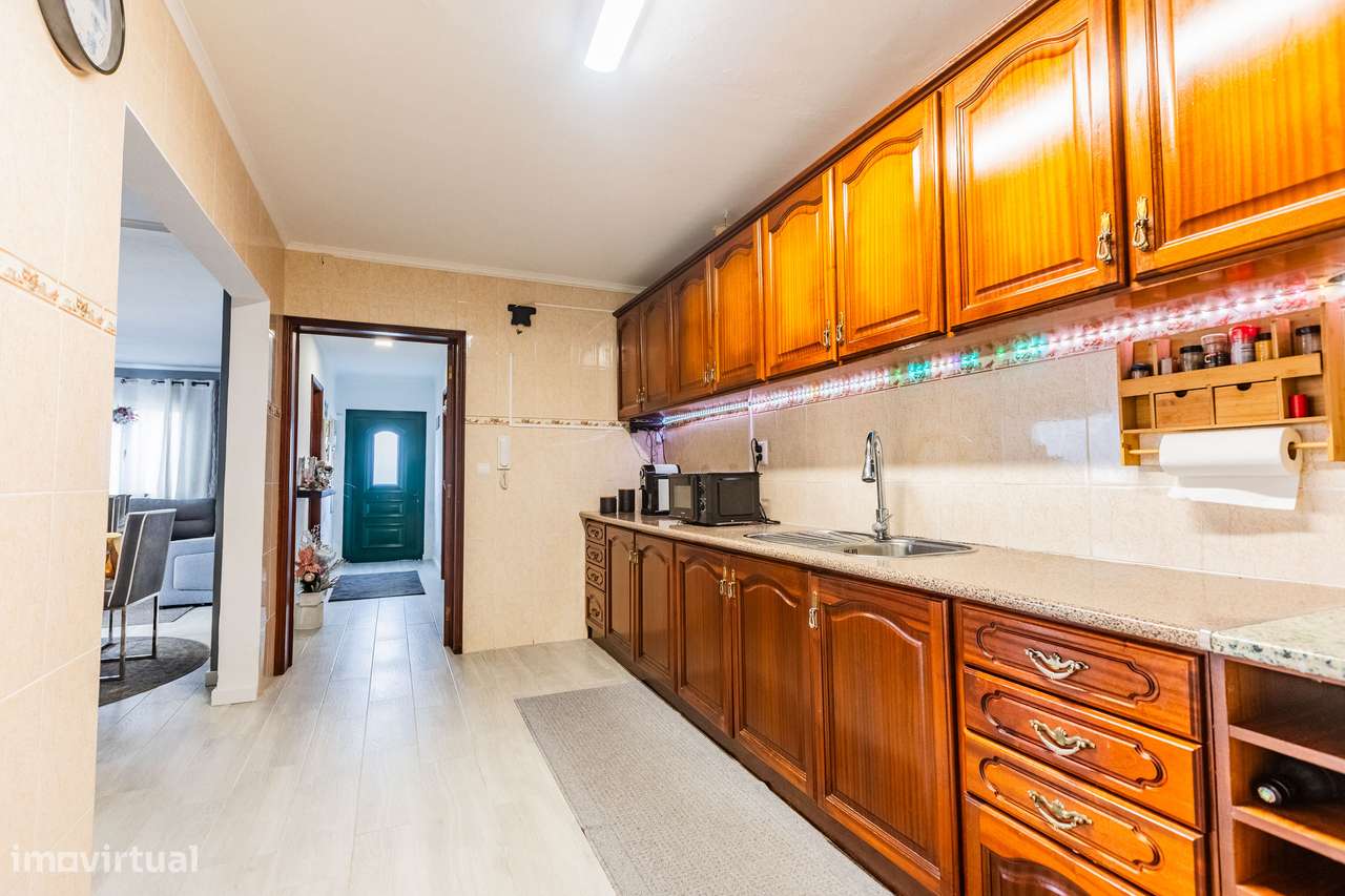 Moradia T4 - São Roque - Grande imagem: 5/19