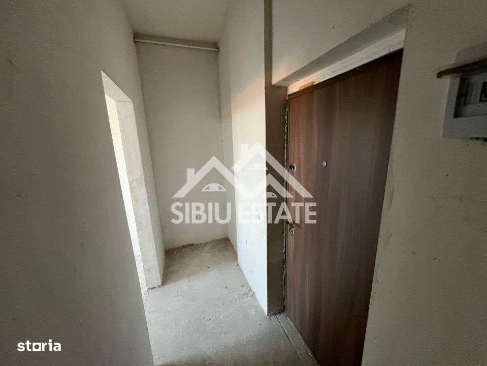 Garsonieră de vânzare , Zona Henry Coandă, Sibiu, 2 locuri de parcare - Imagine principală: 5/9