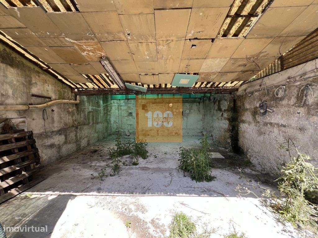 Prédio em S. Roque da Lameira - Grande imagem: 5/19