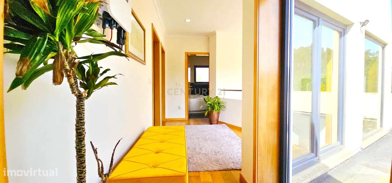 Moderna Moradia T4 com Piscina em Aldreu, Barcelos-22
