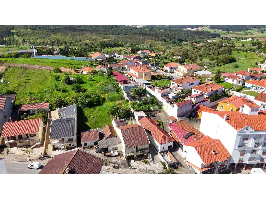 Moradia T3, com Terreno de 1080 m2, no Centro da Vila do Cadaval, c...-41