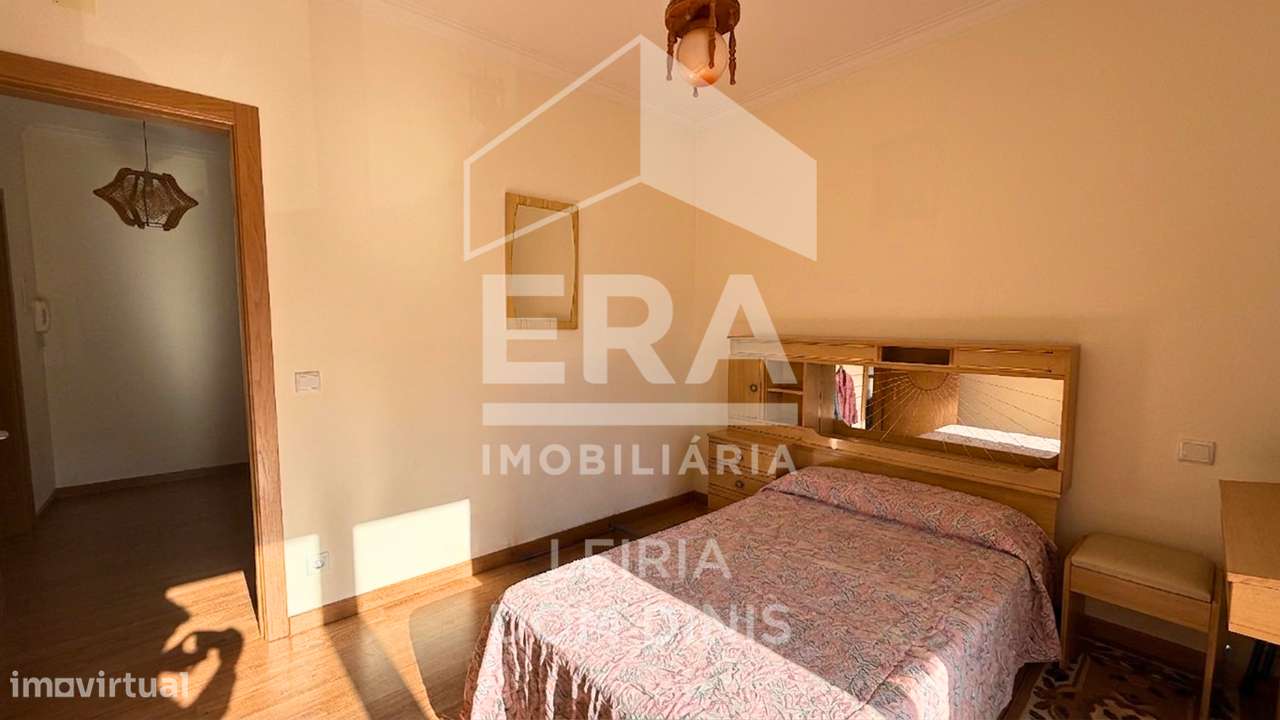 Moradia T4 localizada na zona de Lourais, Leiria-12