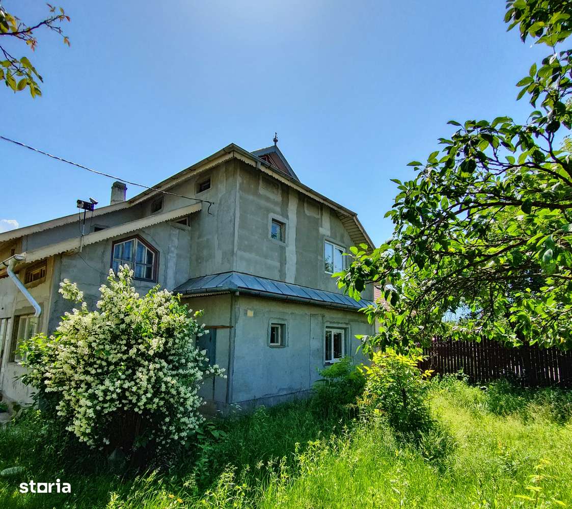 Casă 193 mp și teren 1.200 mp în Piatra Neamț - Imagine principală: 4/10