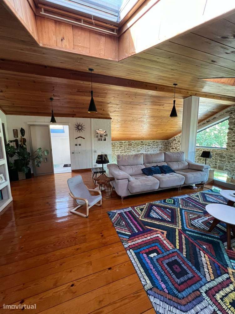 Moradia em Viseu com Vista Panorâmica e Jardim Privado-9