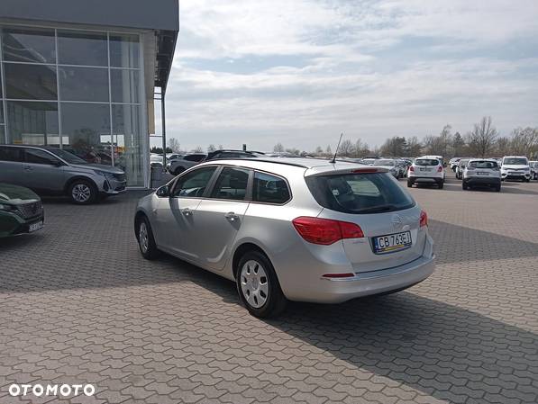 Opel Astra IV 1.6 CDTI Essentia - 3