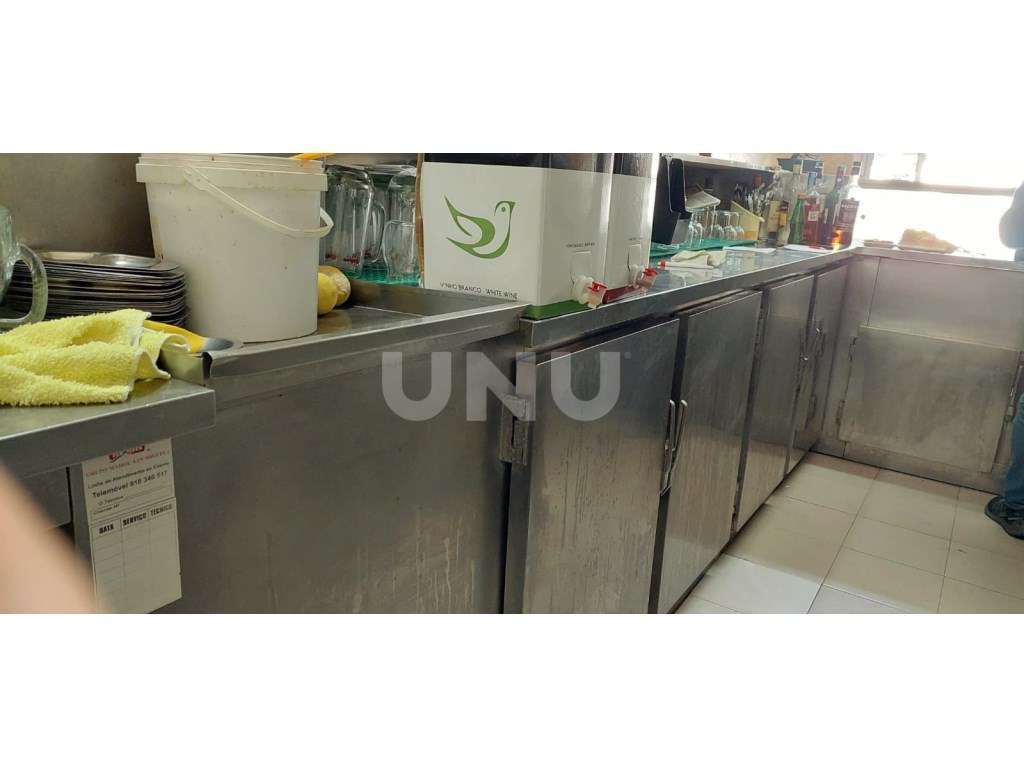 Café/Restaurante com História em Cavadas-23