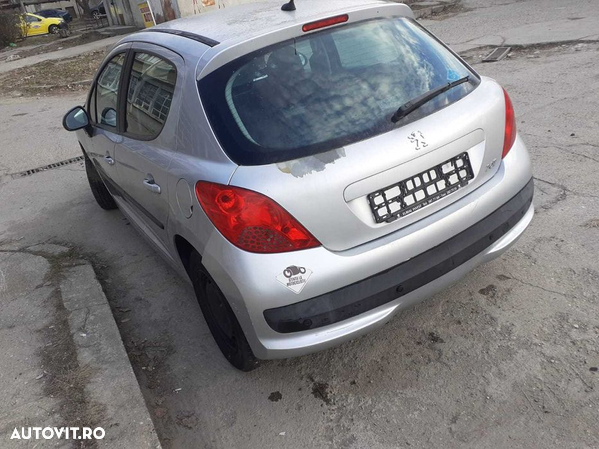 Luneta Peugeot 207 - 1