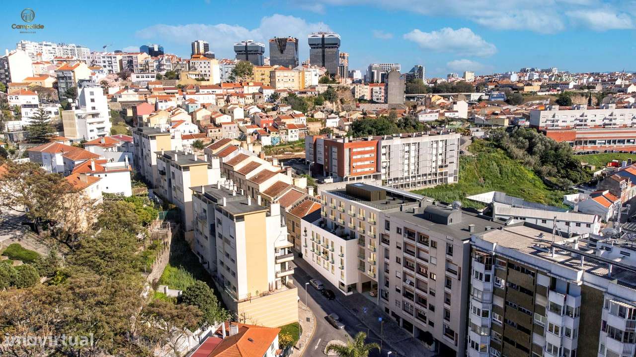 Apartamento T2 c/ Varandas e Parqueamentos em Campolide |Lisboa - Grande imagem: 2/33