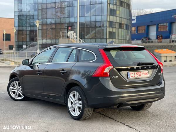 Volvo V60 D2 Geartronic Powershift Momentum - 4