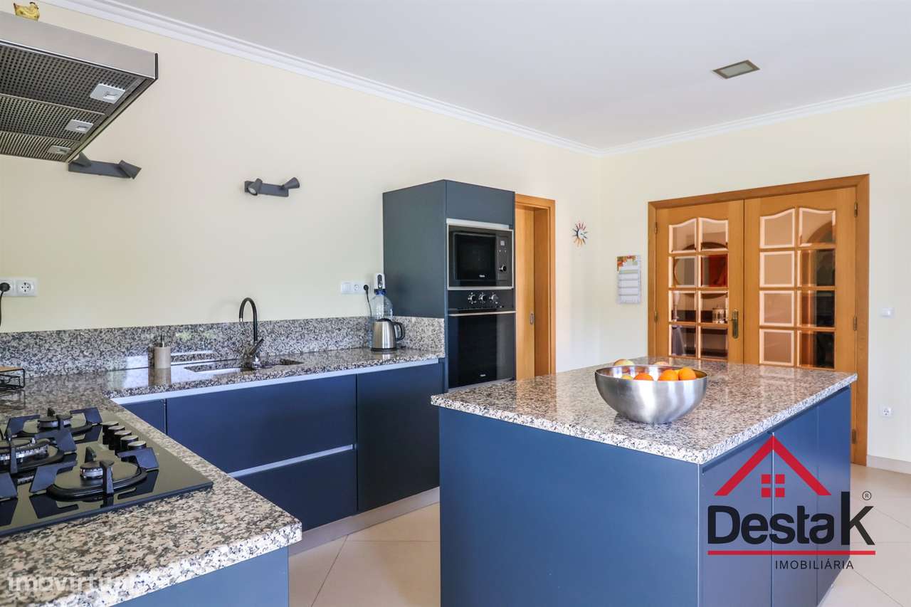 Fantástica Moradia isolada V4 em Lordosa, Viseu-18