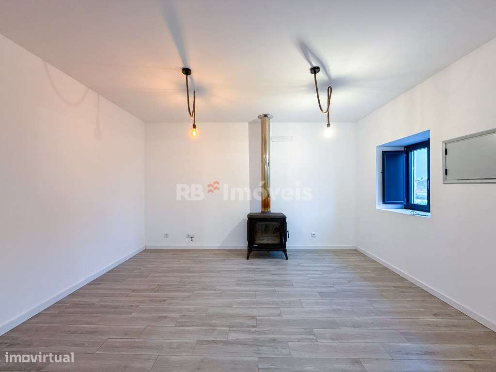 Moradia Totalmente Renovada T1+1 com espaço exteiror - S. Pedro de ... - Grande imagem: 5/55