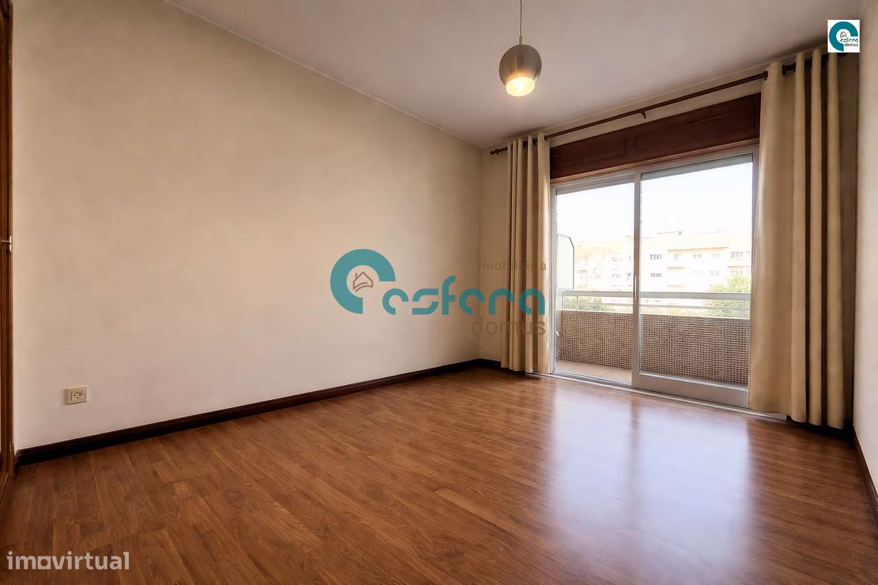 Apartamento T2+1 com Varandas e Garagem em Santa Marinha, Gaia, Porto-7