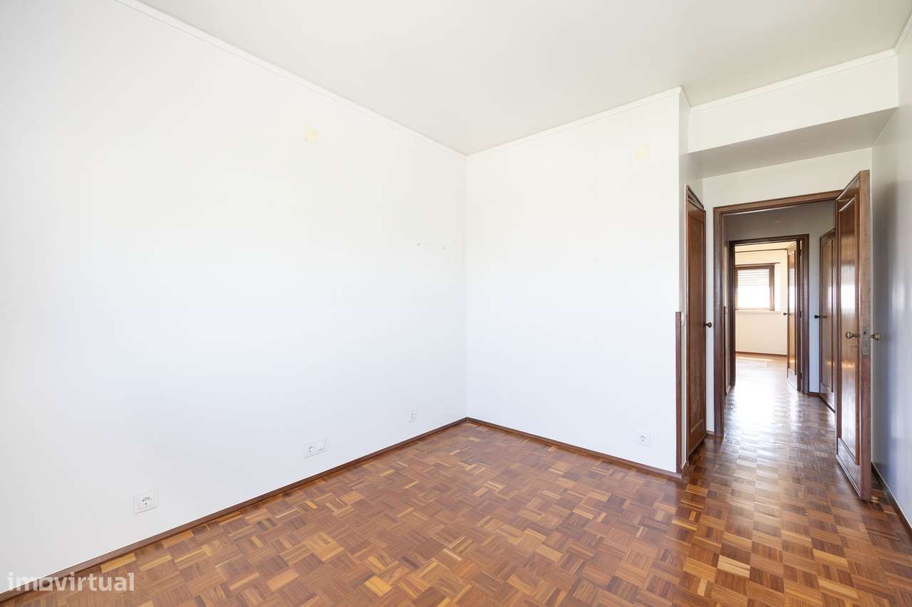 Apartamento T5 | Último Piso | Capuchos, Leiria-26