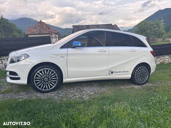 Mercedes-Benz B 250 e (Electric Drive) - 8